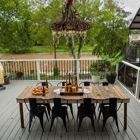 Chateau Royale, Pet Friendly, On Bayou, Downtown! Ню Иберия Екстериор снимка