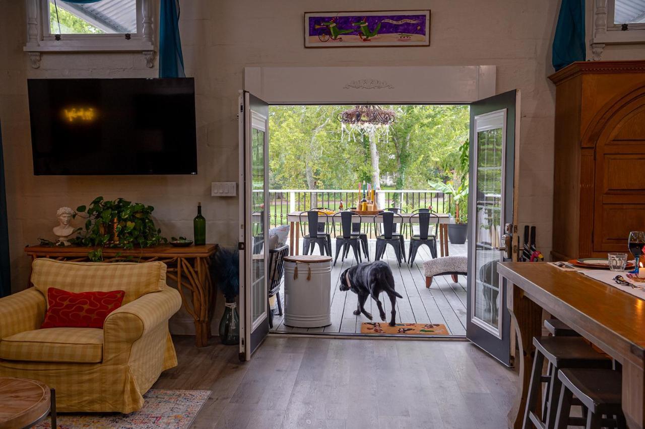 Chateau Royale, Pet Friendly, On Bayou, Downtown! Ню Иберия Екстериор снимка